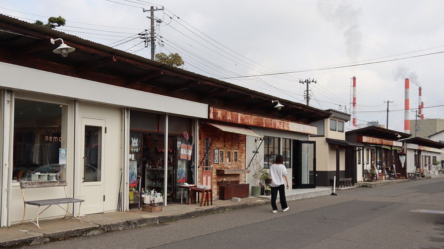 沼垂テラス商店街の様子