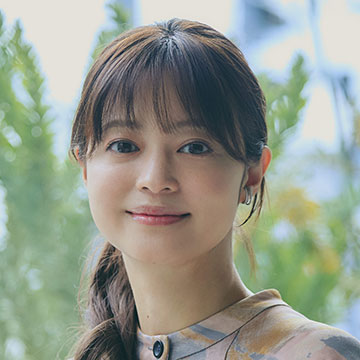 俳優業と農業を両立させている小林涼子さん