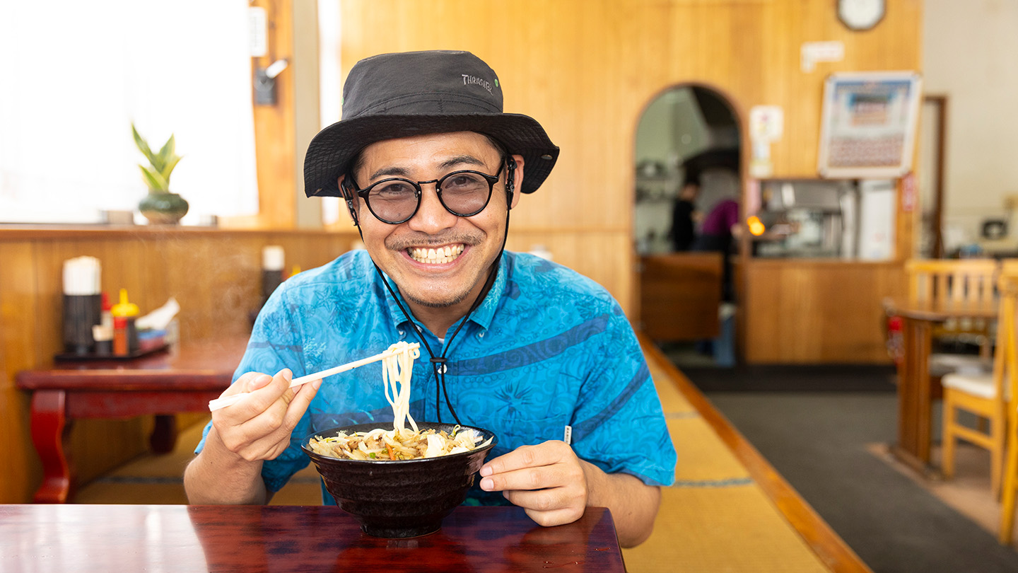 取材後に、地元で人気の食堂「みはま食堂」にて