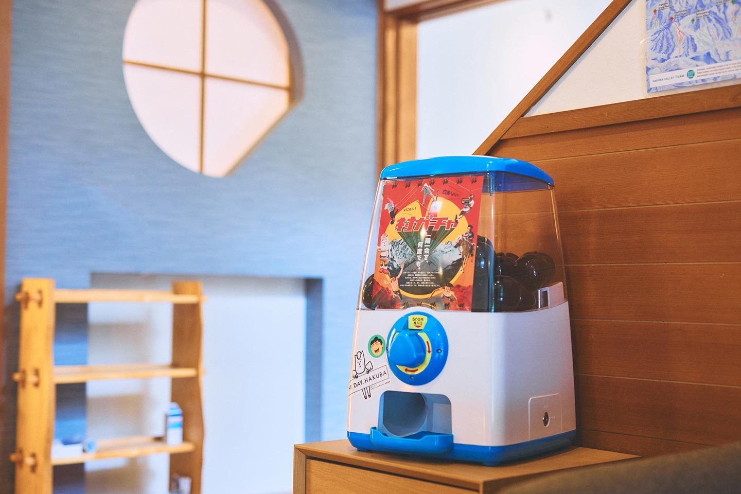 ロビーに設置されている村ガチャ