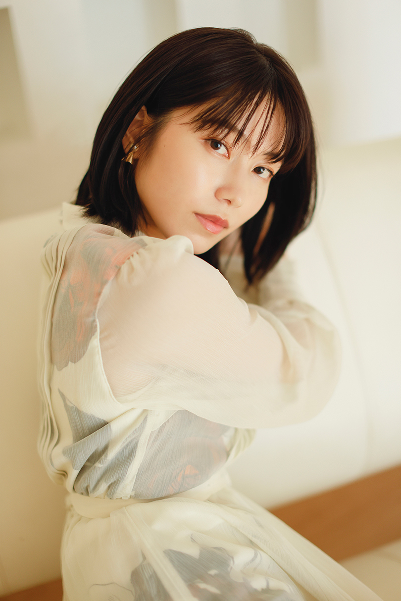横山由依さんのポートレート