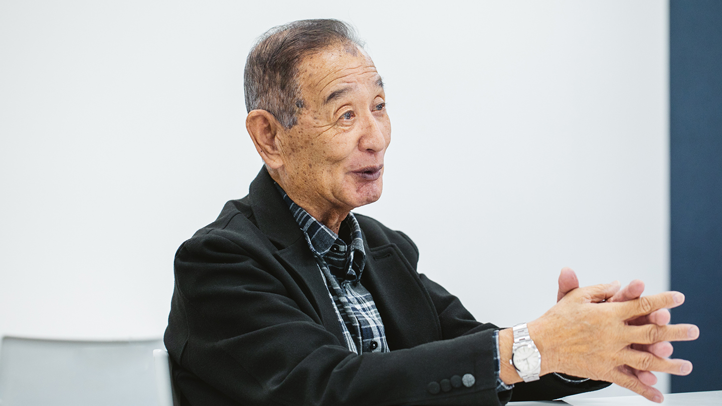 話している山本さんの様子