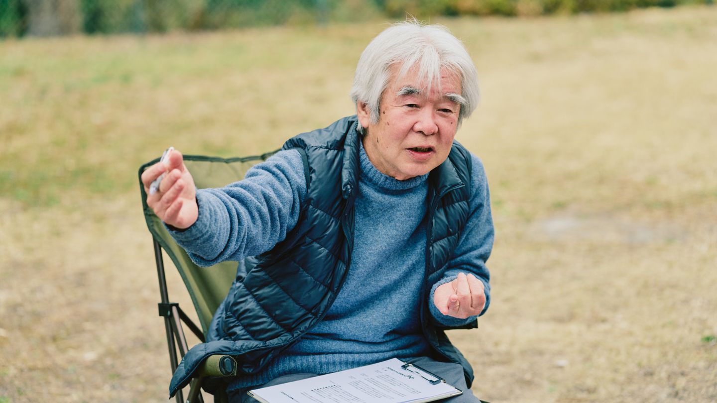 話している吉田あきらさん