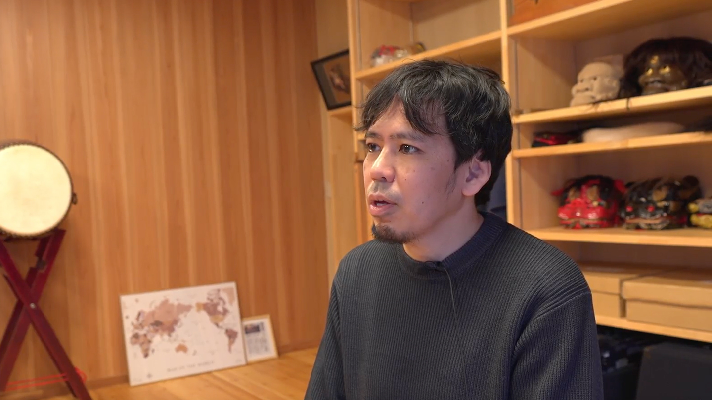 話をする柳沢英輔さん