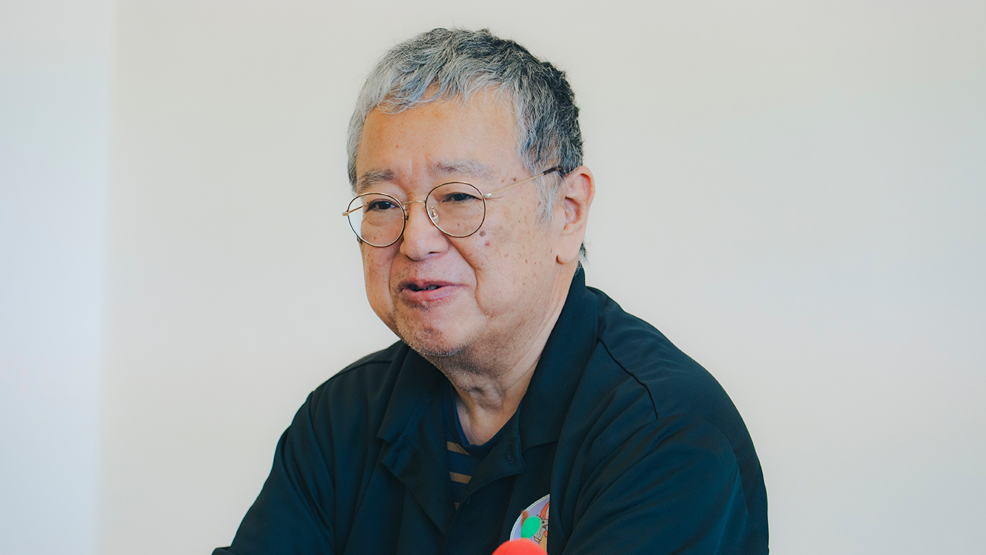 インタビューに答える原田さん